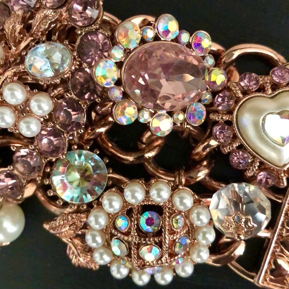 NEW | BETSEY🎀JOHNSON Rose Gold Jeweled Bracelet - Picture 5 of 9